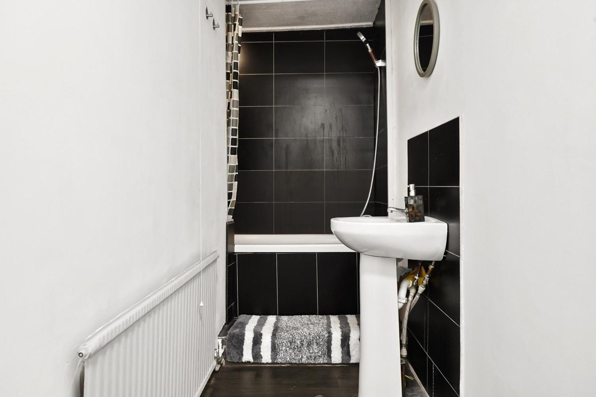 Cozy Twin Bed Retreat In Center * Londra